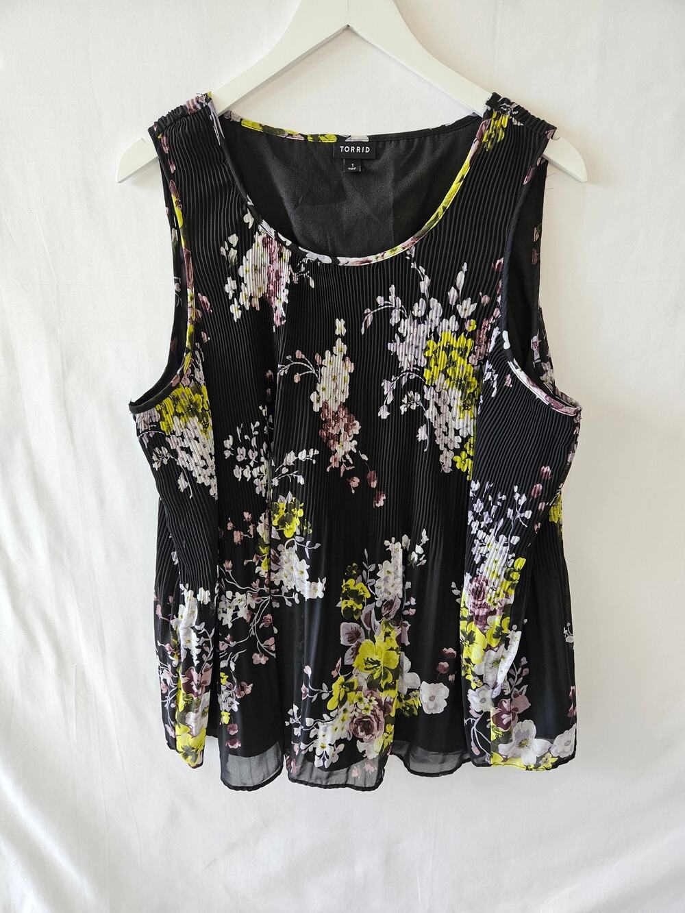 Torrid Blouse Sleeveless Pleated Flowy Floral Black Size 1